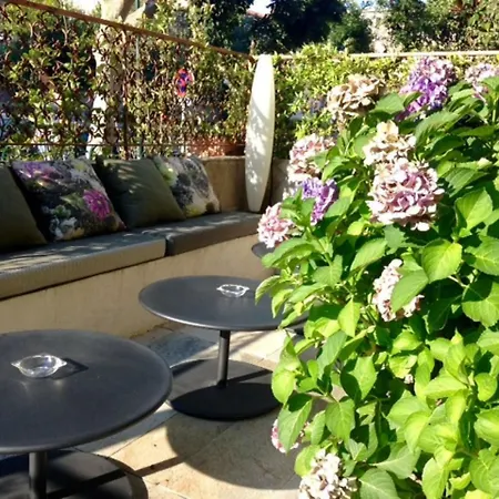 Albion Aparthotel 3*